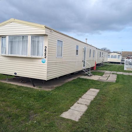 3 Bedroom Caravan, Sleeps 8 Lyons Lido Beach Prestatyn Bagian luar foto