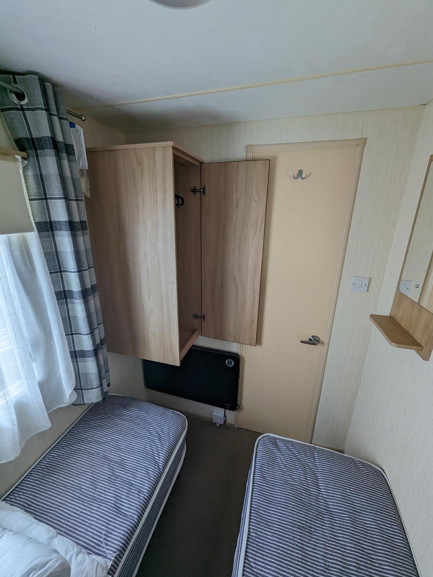 3 Bedroom Caravan, Sleeps 8 Lyons Lido Beach Prestatyn Bagian luar foto