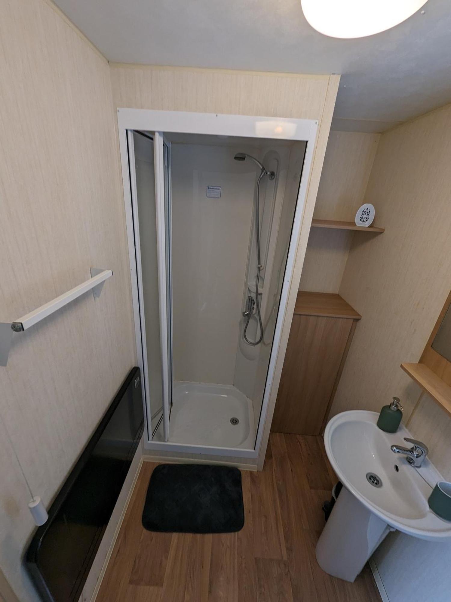 3 Bedroom Caravan, Sleeps 8 Lyons Lido Beach Prestatyn Bagian luar foto