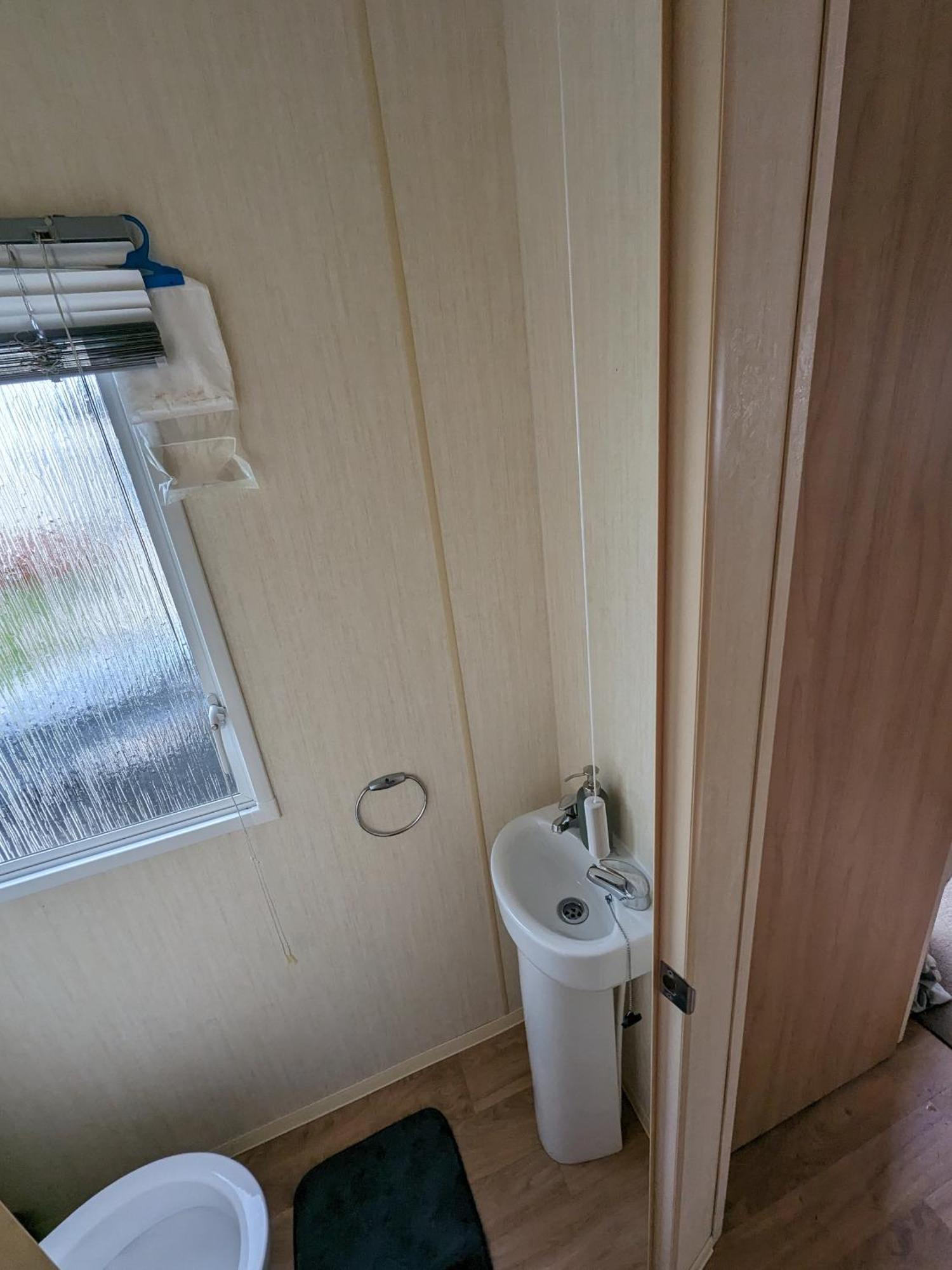 3 Bedroom Caravan, Sleeps 8 Lyons Lido Beach Prestatyn Bagian luar foto